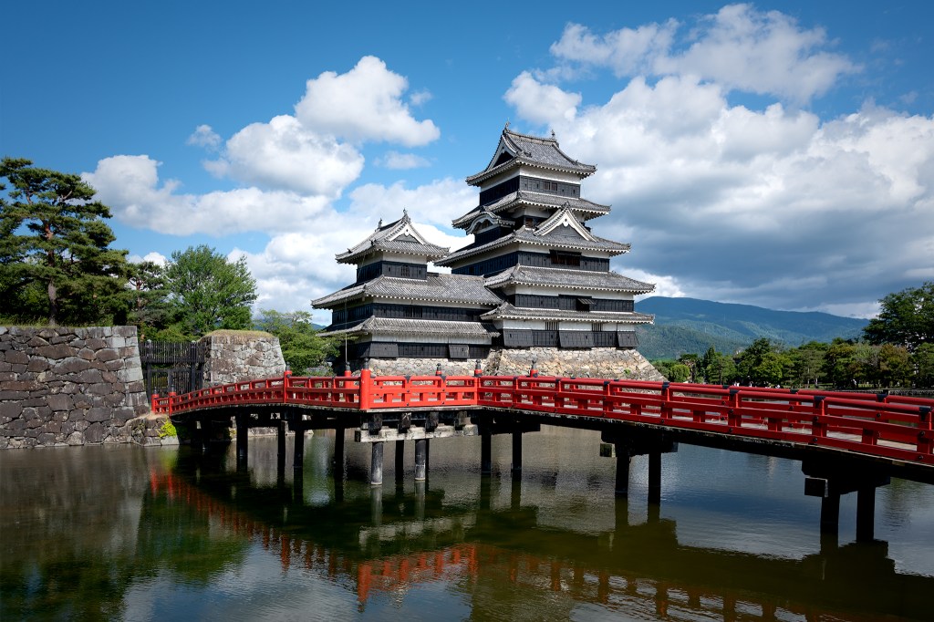 Matsumoto, du château à l’école, la voie vers la modernité│松本、城から学校へ　近代への道